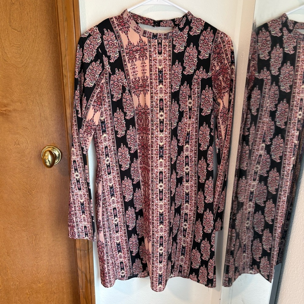 BCBGeneration Long Sleeve Patterned Shift Mini Dress
